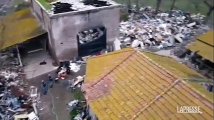 Télécharger la video: Ecco la discarica abusiva scoperta a Fiumicino, vicino all'Aeroporto Leonardo da Vinci