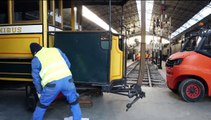 Milano, il trasporto del tram Carrelli al Museo della Scienza