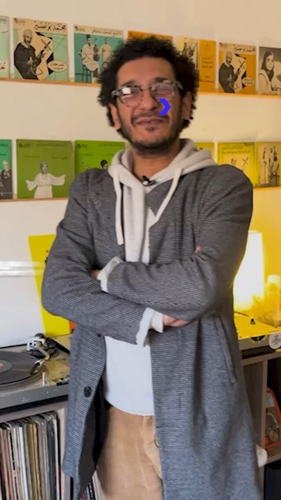 Guedra Guedra, DJ, producteur et directeur artistique. Il trouve son inspiration dans la musique du Maghreb ainsi que celle de l’Afrique Sub-Saharienne. Abdellah M. Hassak nous fait découvrir sa collection de vinyles.