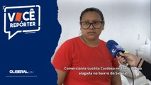 Comerciante Lucélia Cardoso reclama de rua alagada no bairro do Sideral