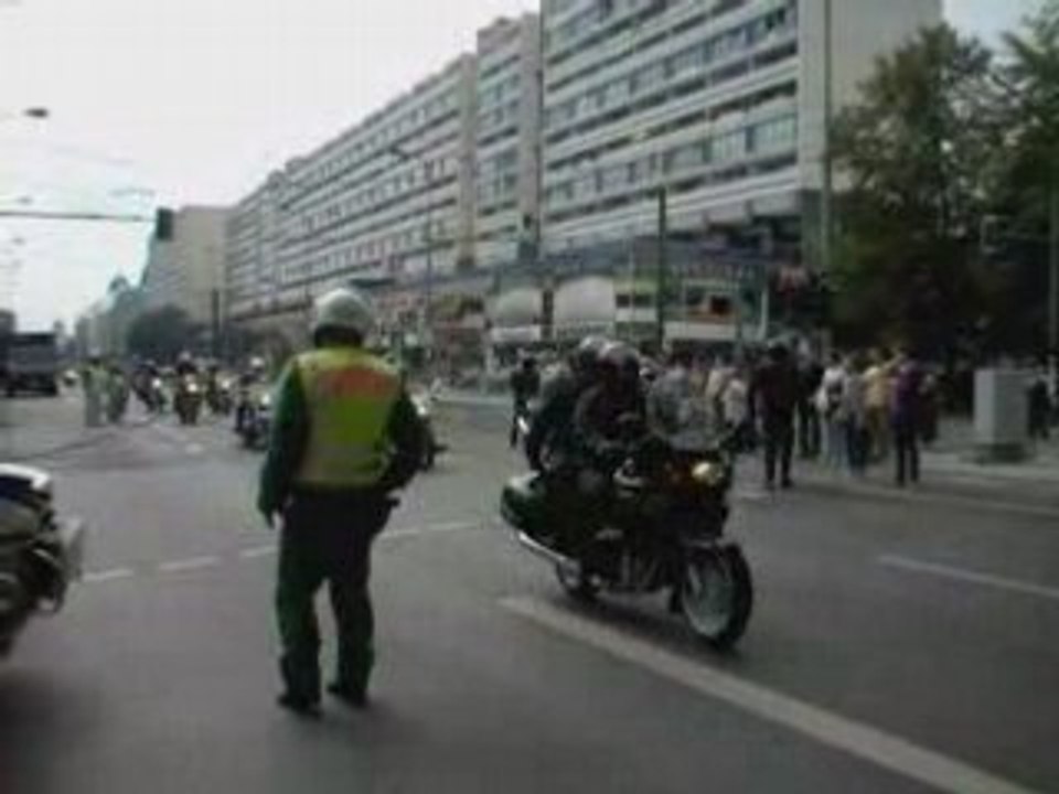ALLER A BERLIN ...