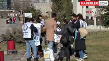 HEP-SEN Üyeleri Sağlık Bakanlığı Önünde Giyim Yardımını Protesto Etti