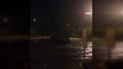 Bursa'da su borusu patladı! Yollar göle döndü