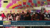 Mexicanos preparan tamal en el El Día de la Virgen de la Candelaria