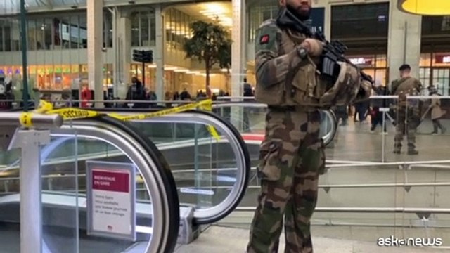 Accoltella 3 persone alla Gare de Lyon: arrestato ha patente italiana