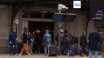 Parigi: uomo accoltella tre persone in stazione, aveva patente di guida italiana