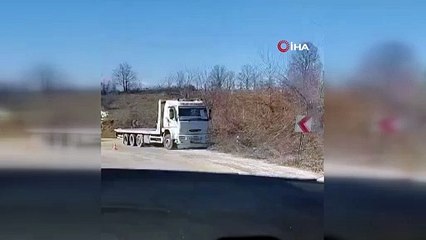 Bursa'da TIR yoldan çıktı