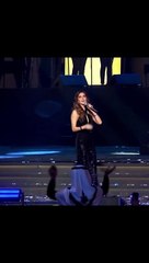 Download Video: معجب يفاجئ نانسي عجرم بطريقة طريفة في حفلها