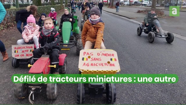 Manifestation des agriculteurs: un défilé de tracteurs miniatures à Tournai