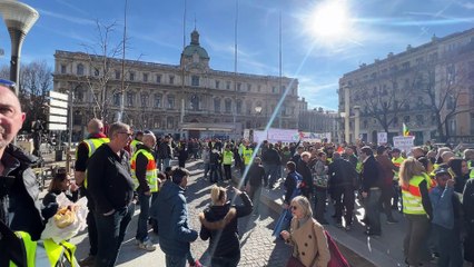 Les policiers municipaux manifestent devant la préfecture 