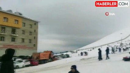 Kayakseverler Akdağ'a akın etti, kuyruklar oluştu