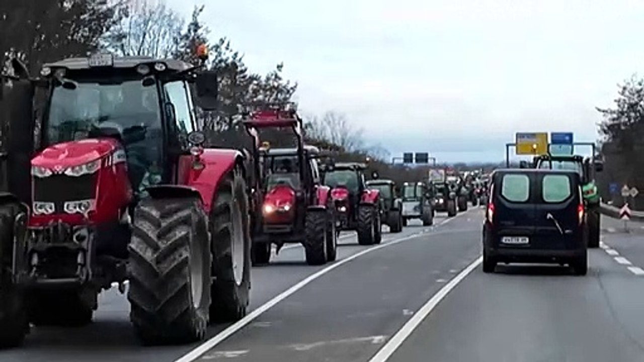 Bauernprotest behindert Verkehr am Frankfurter Flughafen