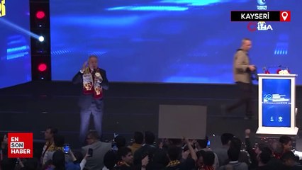 Akar: PKK'lı, YPG'li köpeklerle, piçlerle bizi durdurmaya çalışıyorlar