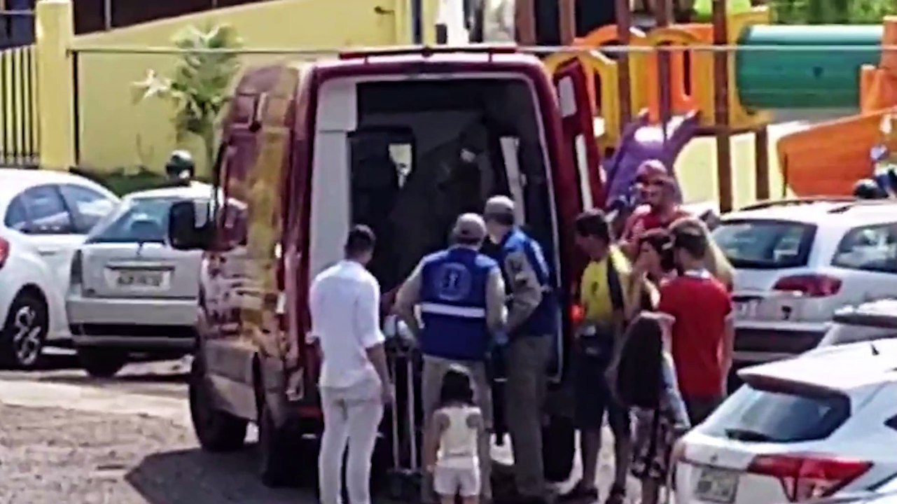 Jovem sofre torção no tornozelo durante partida de futsal