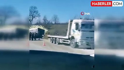 Yem yüklü tır yoldan çıktı: 2 yaralı