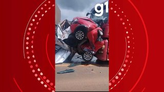Três pessoas morrem e um casal fica ferido em acidente com 5 veículos em MT