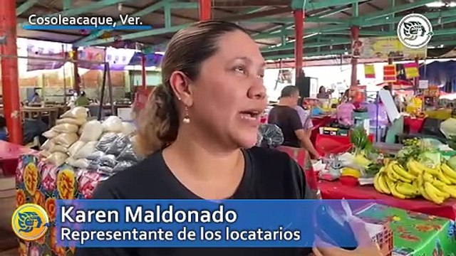 Locatarios de mercado en Cosoleacaque realizan mejoras a instalaciones con sus propios recursos