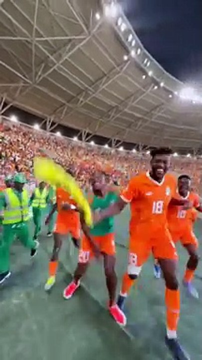 Les #Ivoiriens ! Ne nous embêtez pas hein dèh !! Le #Mali a quitté la #CEDEAO, puis à fait exprès de quitter la #CAN2023 Sûr qu'ils vont #quitter l'Afrique