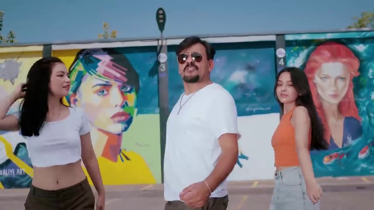 Çılgın Dondurmacı - Enti Mahzouza (Official Music Video) انتي محظوظة