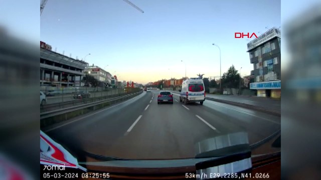 Çekmeköy'de otomobili ambulansın üzerine sürdü: o anlar kamerada