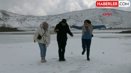 Sivas'ta Yıldız Göleti'nin Yüzeyi Buz Tuttu