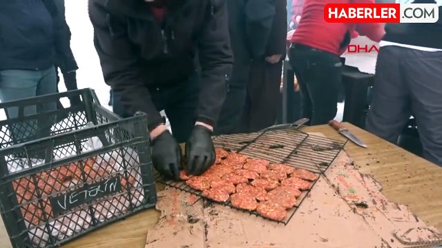 Bitlis Kar Festivali ve Meşaleli Kayak Gösterileri Renkli Görüntülere Sahne Oldu