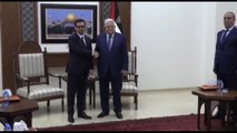 Medio Oriente, il ministro degli Esteri francese incontra Mahmud Abbas