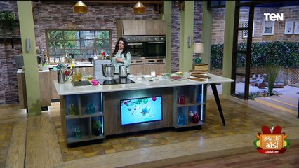 طريقة عمل عجنية عيش الحوواشي الإسكندراني مع الشيف فيفيان