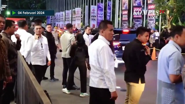 Pakai Baju Hitam dan Putih, Ganjar-Mahfud Tiba di Lokasi Debat Capres