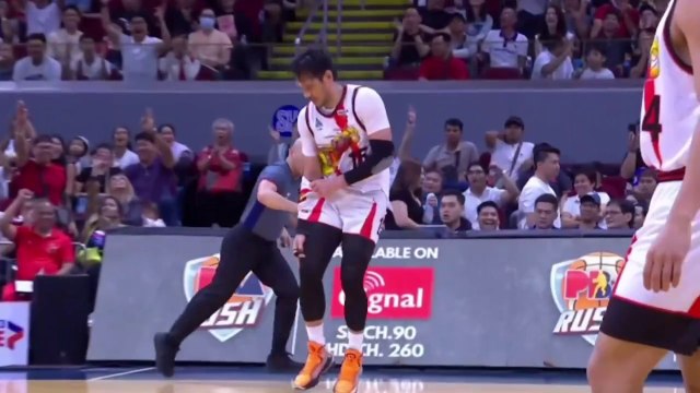 June Mar drains back-to-back threes!