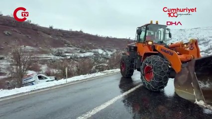 Siirt'te kar nedeniyle yolda kalan 25 araç kurtarıldı