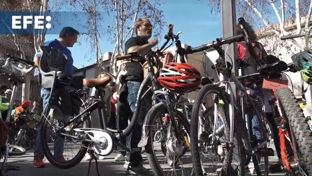 Ciclistas salen a la calle para reclamar más carriles bici en Barcelona