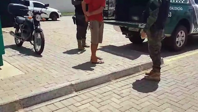 Jovem é flagrado tentando furtar garrafa de whisky em supermercado na Região Norte