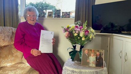 Margaret Phillips of Sandford ran a 200 club for 20 years Video by Alan Quick IMG_4710