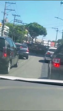 Mais de 60 torcedores do Bahia são detidos por invasão a estação de Metrô em Salvador; assista