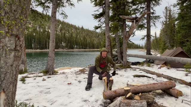 A brave Man Survives In The Snowy Mountains And Forests