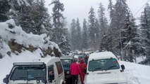 हिमाचल प्रदेश में भारी बर्फबारी, नेशनल हाईवे सहित 475 रास्ते बंद, बिजली और पानी सप्लाई भी बाधित