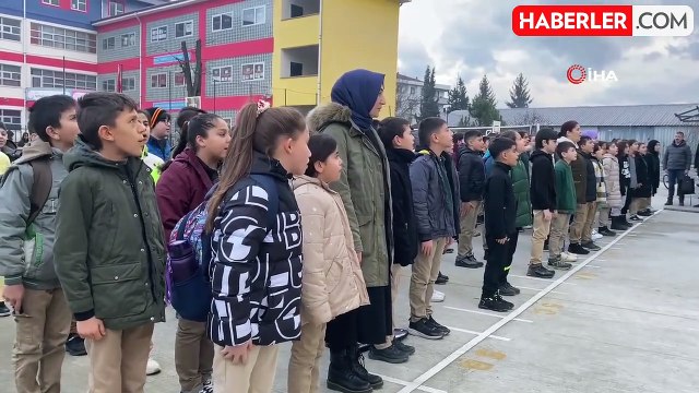 İkinci eğitim öğretim yılı ders zili çaldı - Binlerce öğrenci sıralarında yerini aldı