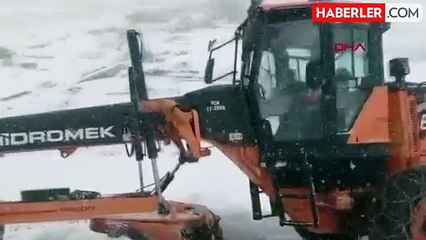 Şırnak kara yolunda mahsur kalan araçlar kurtarıldı