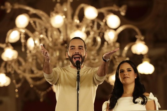 Nayib Bukele se autoproclama ganador de las elecciones de El Salvador con más del 85 % de los votos