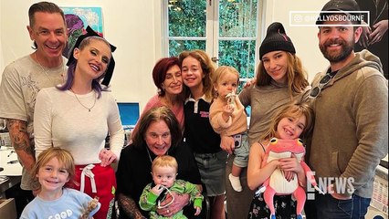 Who Is Kelly Osbourne's MASKED Date See the Mystery Man! _ 2024 GRAMMYs _ E! New