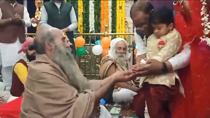 संतों के सान्निध्य में भक्तों ने यज्ञ कुंड में दी आहूतियां