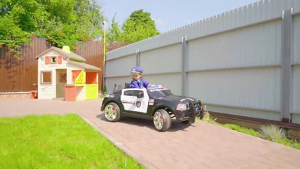 Policeman Arthur pretend play the Policeman profession