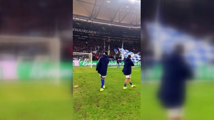 Schalke 04 taraftarlarından Kenan Karaman'a sevgi seli!