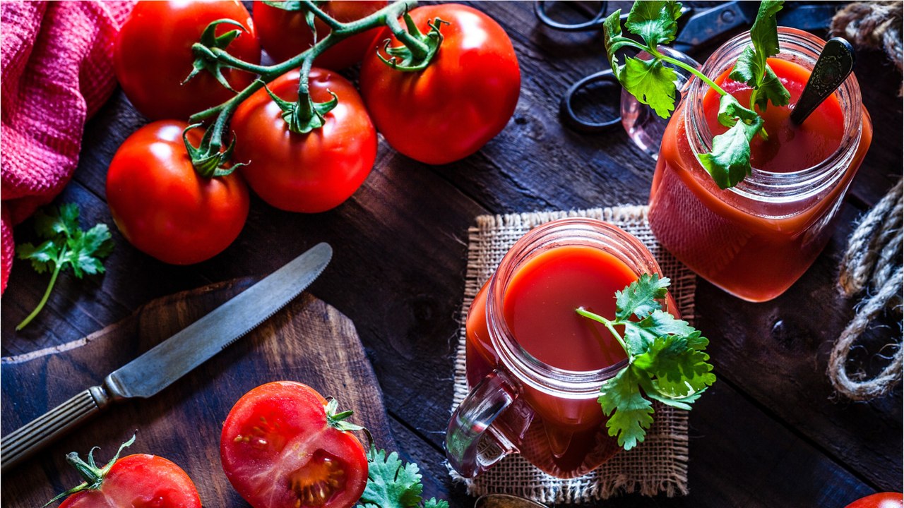 Überraschende wirkung: darum sollten sie nicht nur im flugzeug tomatensaft trinken