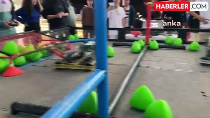 Antalya'da düzenlenen VEX Robotics Turnuvası büyük ilgi gördü