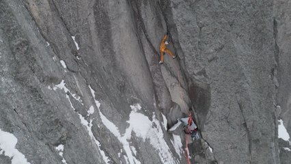 Benjamin Védrines y Léo Billon logran un nuevo récord de alpinismo