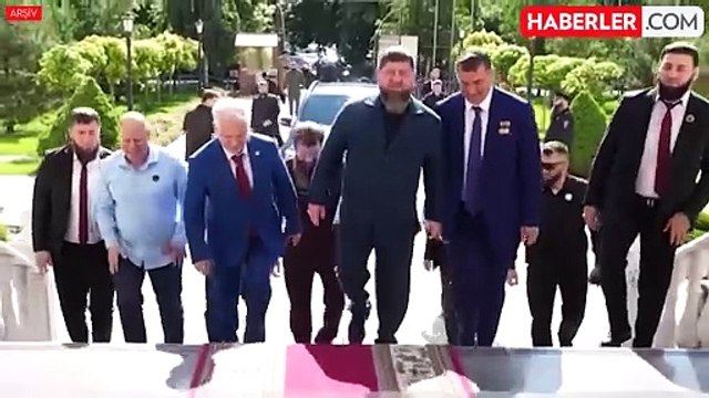 Çeçen lider Kadirov, 14 çocuğunun ve akrabalarının büyük bölümünü hükümette üst düzey görevlere atadı