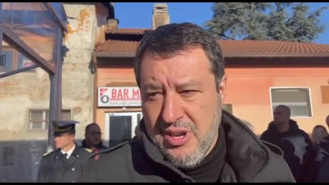 Trattori, Salvini: sono al fianco degli agricoltori, Ue fermi sue follie