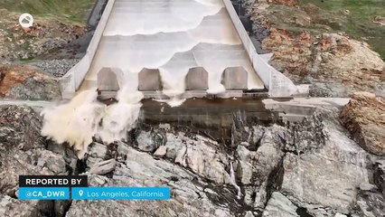 Very serious flooding in Oroville, California (USA).